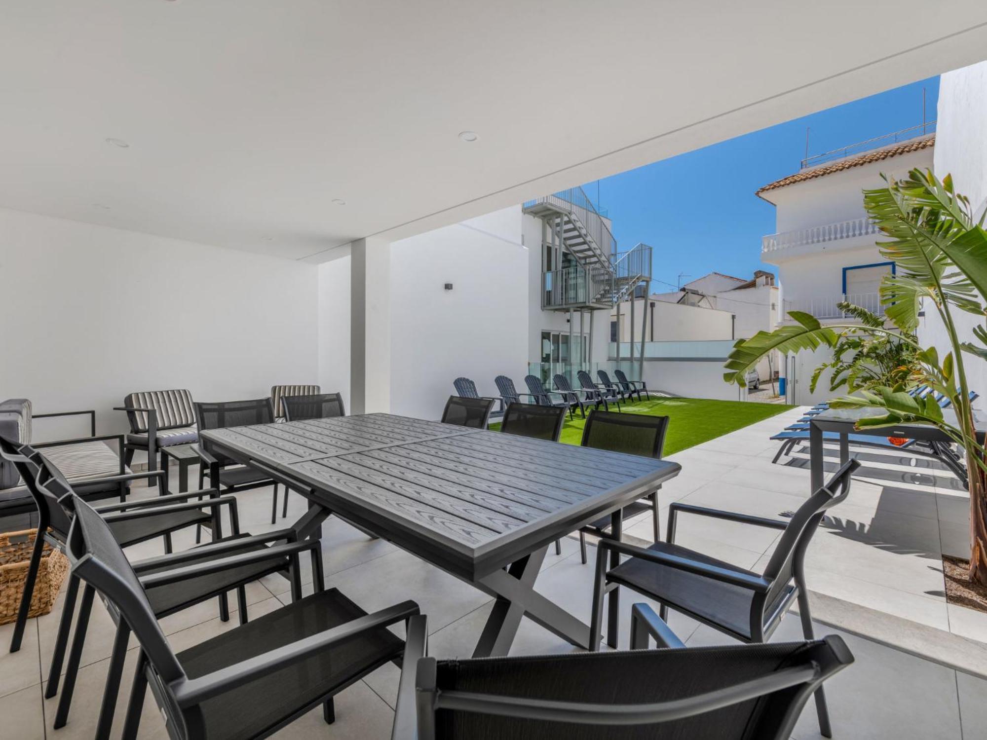 Nanoush By Interhome